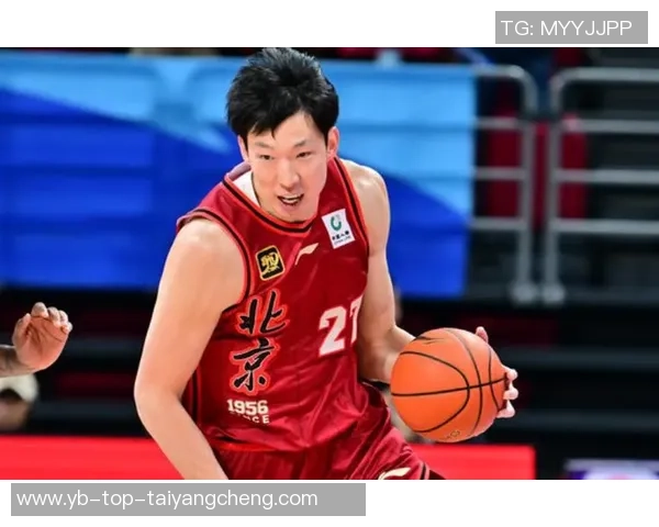 周琦40分钟制下表现惊艳助球队获胜媒体人称其赛场影响力显著提升 周琦40分钟制下表现惊艳助球队获胜媒体人称其赛场影响力显著提升